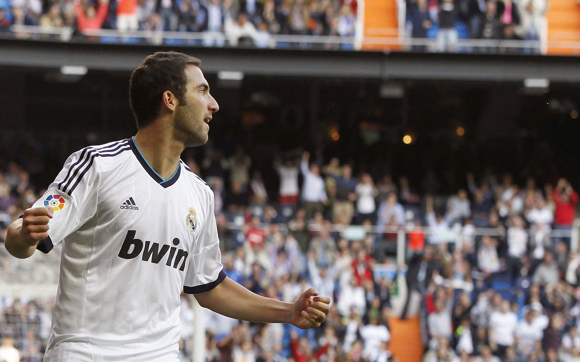 西亚卡姆连续十五场比赛得分超越战术限制，皇家马德里挑战极限！