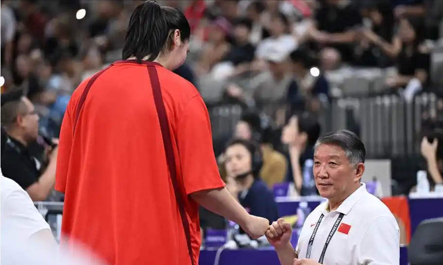 张本智和手感滚烫，带领巴塞罗那大胜广厦男篮，赛后一句话霸气侧漏(张本智和紧急撤回一个口误)